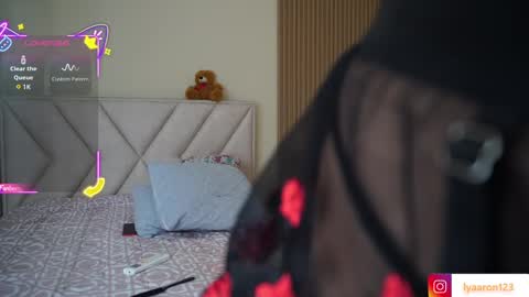 Snapshot of lya_aron_couple chatting on September 26, 7:00 pm lya_aron_couple online show from September 26, 7:00 pm