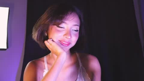 lyalee__ online show from May 28, 3:37 am