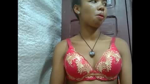Snapshot of lydialarin chatting on March 6, 1:46 pm Lydiah online show from March 6, 1:46 pm
