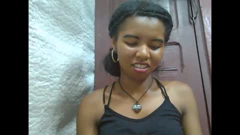 Snapshot of lydialarin chatting on February 17, 2:49 pm Lydiah online show from February 17, 2:49 pm