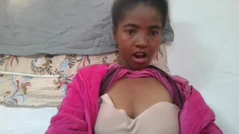 lydie856696 online show from July 28, 11:17 am