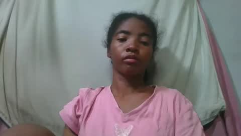 lydie856696 online show from June 1, 7:04 pm