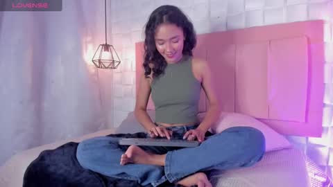 Lyhana Lee online show from February 28, 12:09 pm