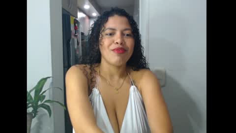 lylii_evans online show from December 4, 2:53 am