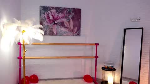 Snapshot of lyly_loveyou chatting on February 15, 5:41 am Lyly online show from February 15, 5:41 am