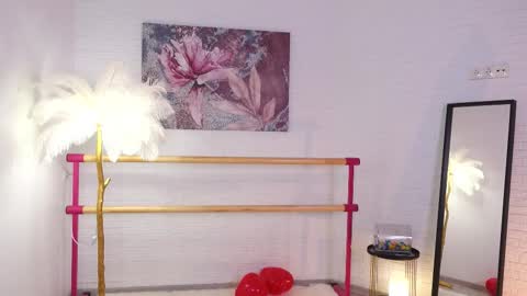 Snapshot of lyly_loveyou chatting on February 14, 5:41 am Lyly online show from February 14, 5:41 am