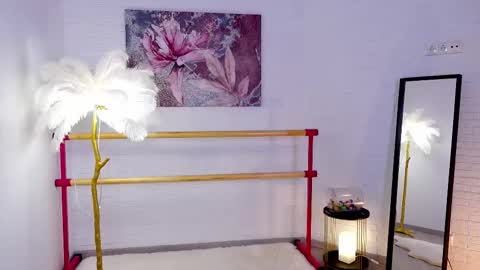Snapshot of lyly_loveyou chatting on February 25, 5:30 am Lyly online show from February 25, 5:30 am