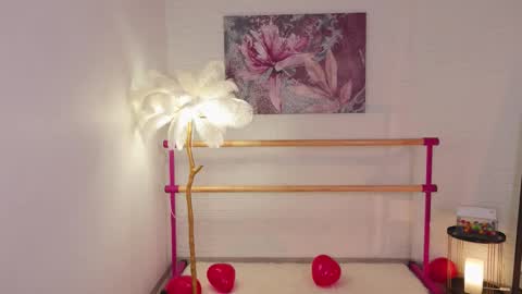 Snapshot of lyly_loveyou chatting on February 20, 5:33 am Lyly online show from February 20, 5:33 am