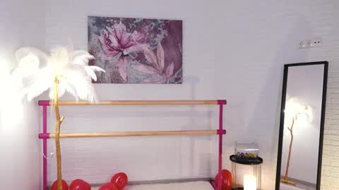 Snapshot of lyly_loveyou chatting on February 11, 5:37 am Lyly online show from February 11, 5:37 am