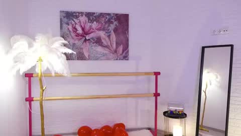 Snapshot of lyly_loveyou chatting on February 9, 5:40 am Lyly online show from February 9, 5:40 am