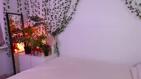 Snapshot of lyly_loveyou chatting on February 28, 5:37 am Lyly online show from February 28, 5:37 am