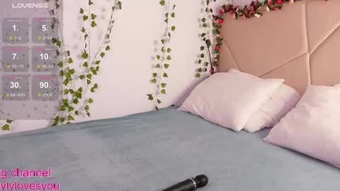 Snapshot of lyly_loveyou chatting on October 7, 5:45 am Lyly online show from October 7, 5:45 am