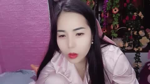 Snapshot of lyly_sweet97 chatting on February 24, 1:19 pm lyly_sweet97 online show from February 24, 1:19 pm