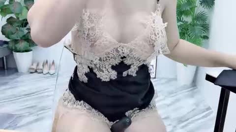 Snapshot of lyly_sweet97 chatting on October 2, 8:41 am lyly_sweet97 online show from October 2, 8:41 am
