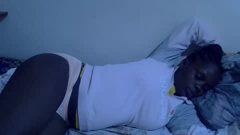 lyn_anna online show from May 15, 11:51 pm