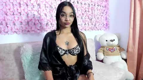 Snapshot of lynda_bonnie chatting on October 8, 10:52 am lynda_bonnie online show from October 8, 10:52 am
