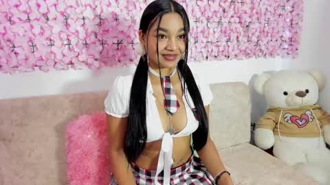 Snapshot of lynda_bonnie chatting on October 17, 11:35 am lynda_bonnie online show from October 17, 11:35 am