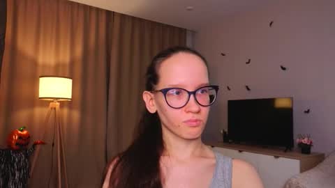 Sara online show from November 22, 4:31 pm