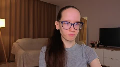 Sara online show from April 9, 4:12 pm