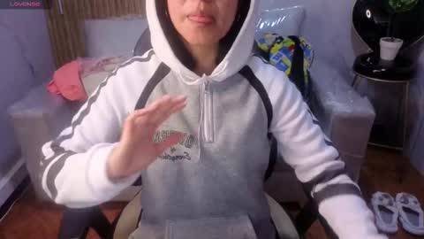 lynn_turner_ online show from March 21, 12:32 pm