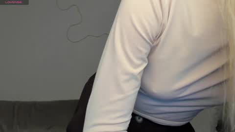 lynnadream_ online show from May 27, 1:57 am