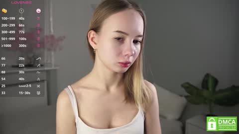 Lola online show from October 9, 2:32 pm