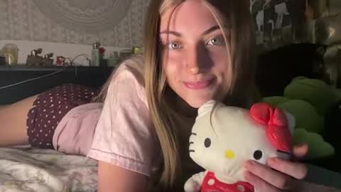 lynnxadams online show from July 28, 11:48 pm