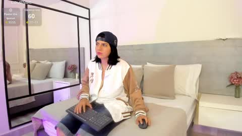 lyra_raven online show from May 28, 3:37 am