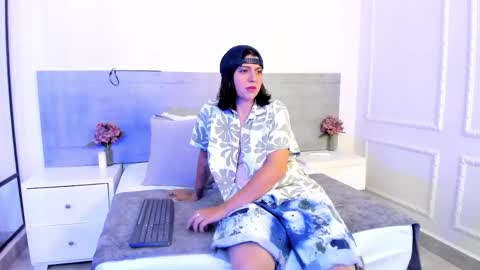 lyra_raven online show from May 13, 3:34 am