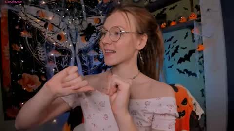 Lyra online show from October 26, 2:01 pm