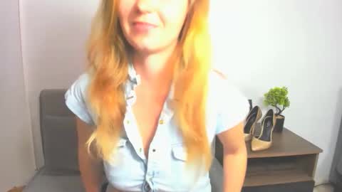 Snapshot of lyrafantasy chatting on September 30, 9:41 pm Lura online show from September 30, 9:41 pm