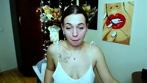 Snapshot of m_vikki chatting on January 18, 6:32 pm Vikki online show from January 18, 6:32 pm