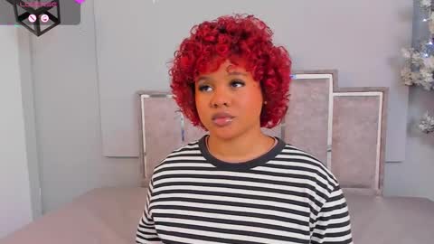 Snapshot of maaracooper chatting on February 14, 4:04 am Maraacooper online show from February 14, 4:04 am