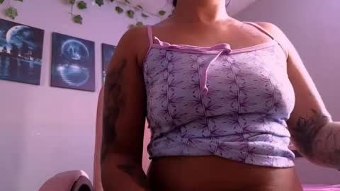 Snapshot of macey_hairy chatting on October 16, 2:30 pm Macey Elliot Modelo Independiente online show from October 16, 2:30 pm