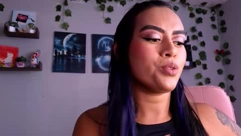 Snapshot of macey_hairy chatting on October 17, 7:17 pm Macey Elliot Modelo Independiente online show from October 17, 7:17 pm