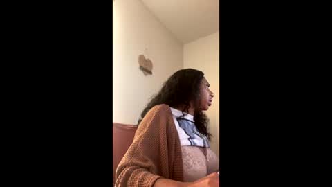 madam_glam online show from December 22, 2:31 pm