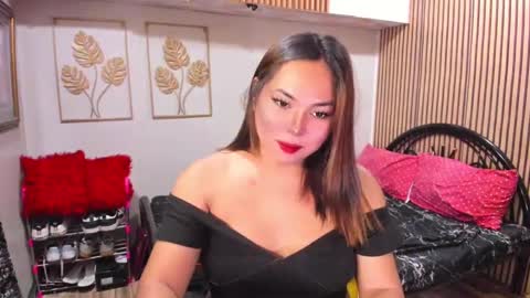 Snapshot of madame_ivy chatting on March 8, 9:24 am Ivy online show from March 8, 9:24 am