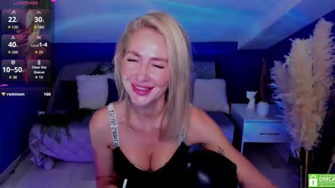 Evelyn online show from November 10, 7:03 am