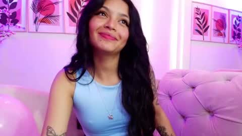 maddie_t18 online show from July 28, 3:21 pm