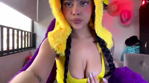 Maddie online show from April 4, 6:40 pm