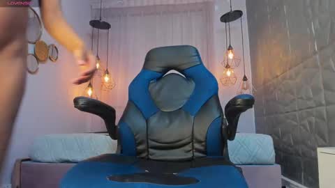Snapshot of maddy_magic chatting on October 17, 8:01 pm Maddy online show from October 17, 8:01 pm