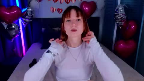 maddygarcia online show from February 16, 12:10 am