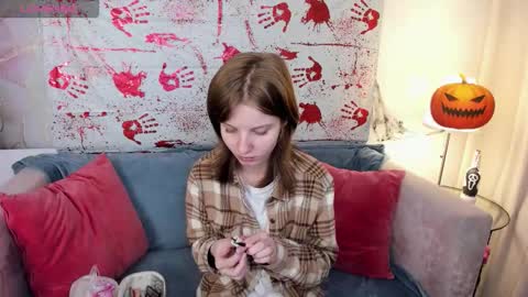 madelaines online show from October 29, 8:51 am