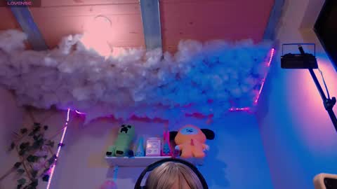 Madeline  online show from October 25, 4:20 am