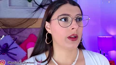    online show from October 20, 7:06 pm