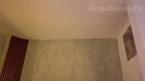 Melissa     700  1400 -5 online show from April 15, 3:45 pm