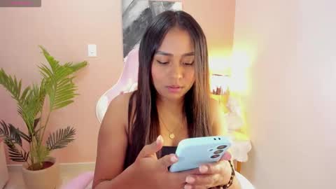 madison montes online show from December 17, 9:19 pm