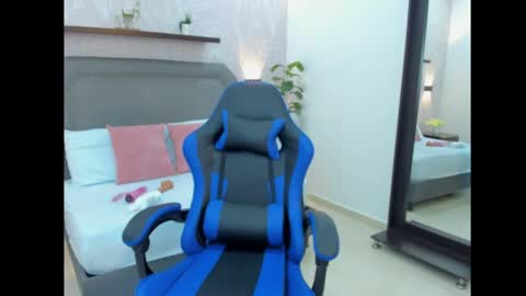 M A D I S O N online show from March 30, 9:25 pm