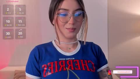 Maddi Collins online show from December 1, 12:41 pm