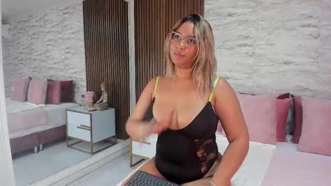 Snapshot of madisonhunterr_ chatting on January 27, 7:35 pm madisonhunterr_ online show from January 27, 7:35 pm